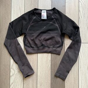Gunshot Black and Gray Long Sleeve Crop Top
